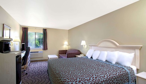 Room, 1 King Bed, Smoking, Refrigerator & Microwave