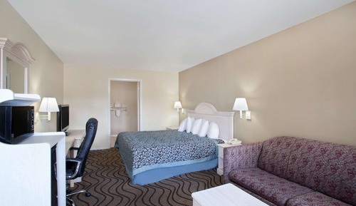 Room, 1 King Bed, Accessible, Non Smoking (Roll-In Shower)