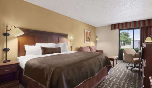 Studio Suite, 1 King Bed, Non Smoking