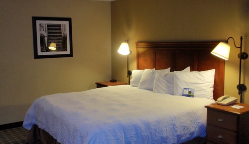 Room, 1 King Bed, Accessible, Non Smoking (Mobility,Hearing,Tub w/Grab Bars)