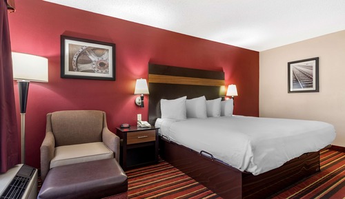 Standard Room, 1 King Bed, Accessible, Bathtub