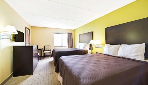 Room, 2 Double Beds, Accessible, Non Smoking (Mobility/Hearing,roll-in shwr)