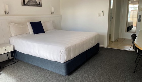 Deluxe King Room (Not Pet Friendly)