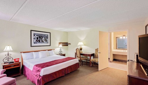 Studio Suite, 1 King Bed, Non Smoking