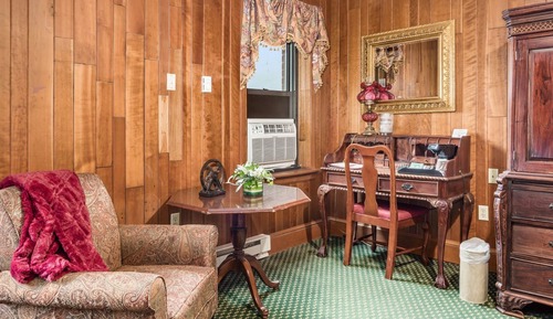 Queen Junior Suite