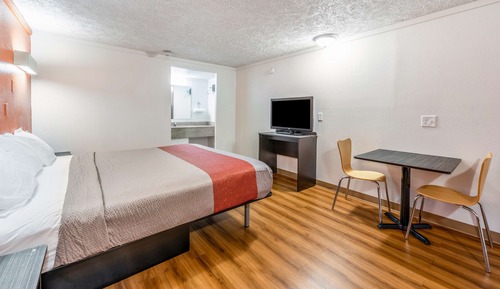 Standard Room, 1 King Bed, Smoking