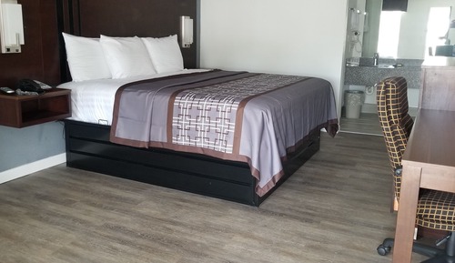 Standard Room, 1 King Bed