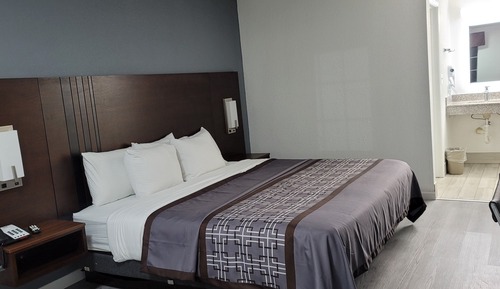 Standard Room, 1 King Bed, Accessible