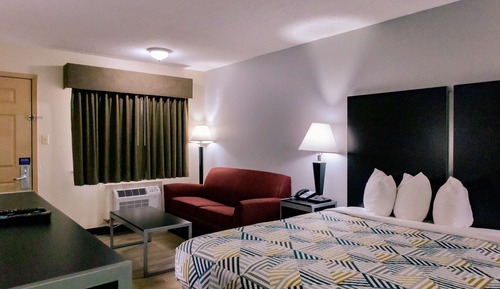 Standard Room, 1 King Bed, Non Smoking, Refrigerator & Microwave