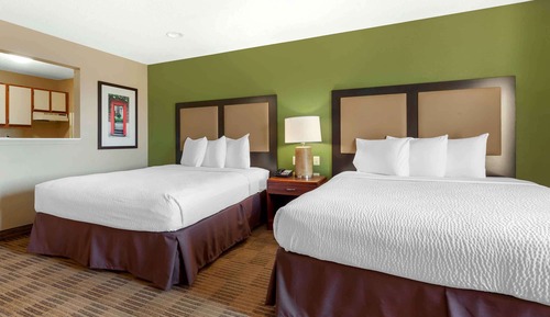 Deluxe Studio, 2 Queen Beds, Non Smoking