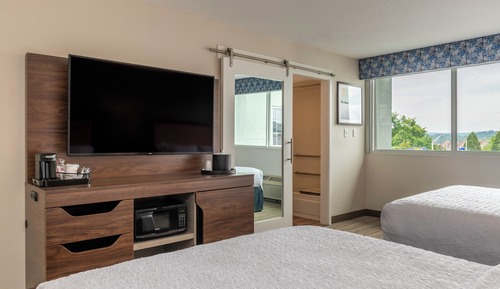Room, 2 Queen Beds, Accessible, Bathtub (Hearing)