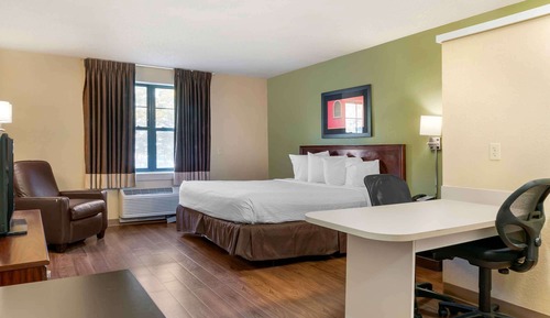 Studio, 1 King Bed, Non Smoking
