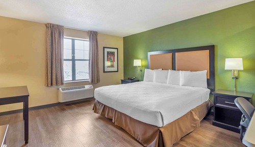 Studio, 1 King Bed, Non Smoking