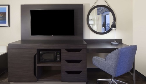 Studio, 1 King Bed, Accessible (Hearing)