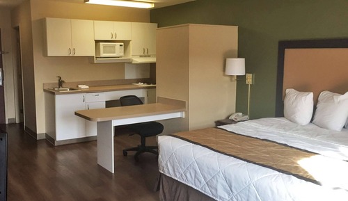 Studio, 1 King Bed, Non Smoking