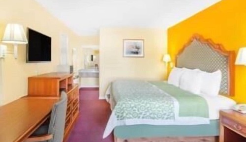 Standard Room, 1 King Bed