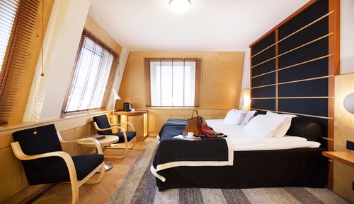 Queen Room (140 cm)