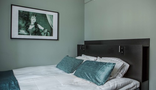 Business Room, 1 Queen Bed, Non Smoking