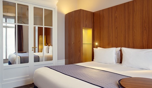 Premium Room, 1 King Bed, City View