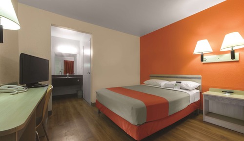 Deluxe Room, 1 King Bed, Non Smoking