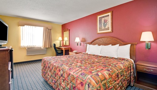 Standard Room, 1 King Bed, Non Smoking