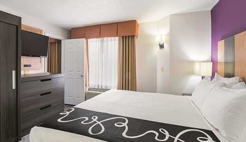 Suite, 1 Bedroom, Non Smoking (1 King Bed)