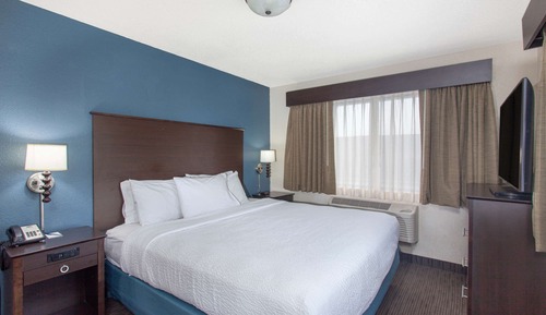 Room, 1 King Bed, Non Smoking (Efficiency)