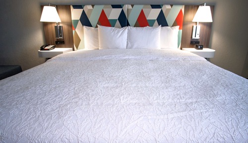 Room, 1 King Bed with chaise lounge (Study)