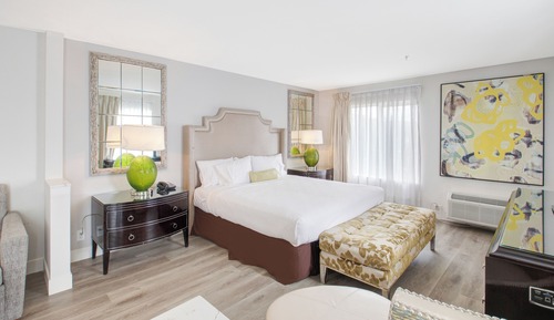 Suite, 1 King Bed with Sofa bed (King)