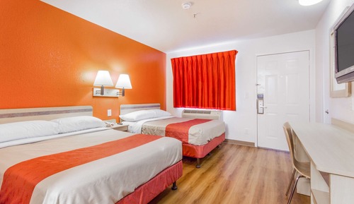 Premium Room, 2 Double Beds, Non Smoking, Refrigerator & Microwave
