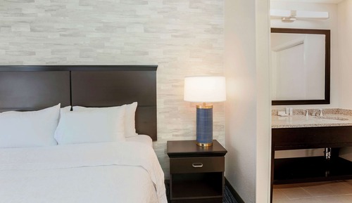 Suite, 1 King Bed, Kitchen
