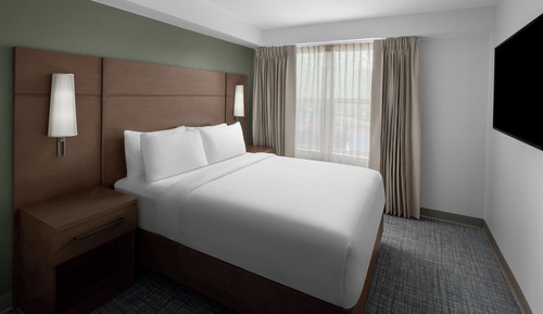 Suite, 2 Bedrooms (Mobility/Hearing Accessible, Tub)