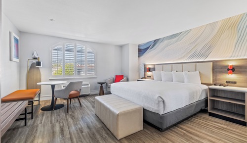 Deluxe Room, 1 King Bed