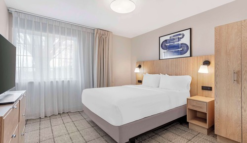 Suite, 2 Queen Beds (Mobility Tub)