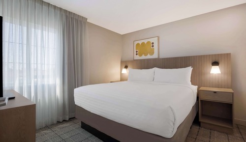 Suite, 1 Queen Bed with Sofa bed (One Bedroom)