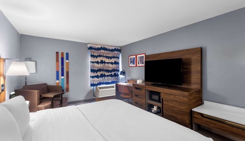 One king bed non smoking