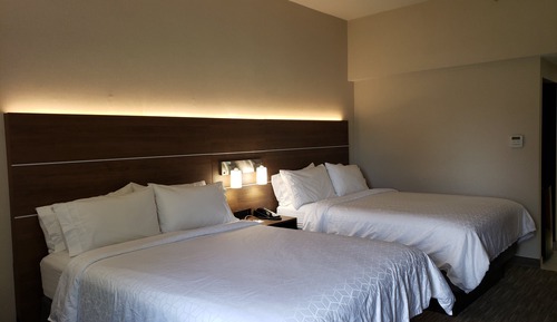 Standard Room, 2 Queen Beds, Accessible Bathtub (Mobility)