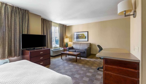 Deluxe Studio, 1 Queen Bed with Sofa bed, Non Smoking