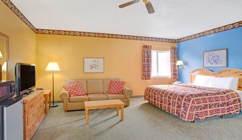Suite, 1 King Bed, Non Smoking, Jetted Tub
