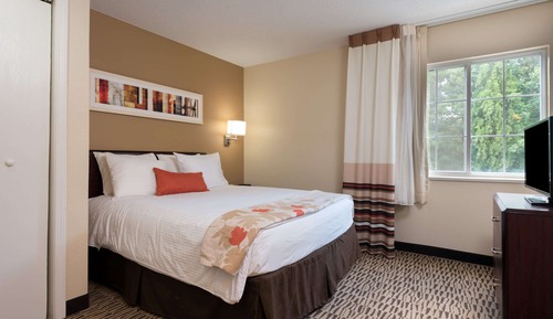 Suite, 1 Queen Bed with Sofa bed, Non Smoking