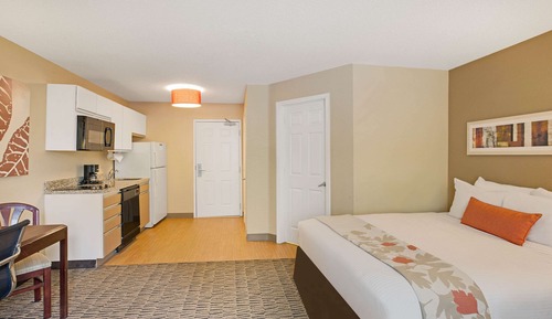 Standard Room, 1 Queen Bed, Non Smoking