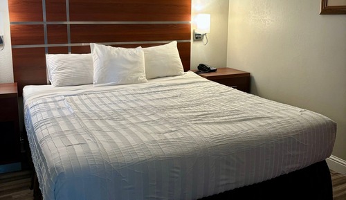 Suite, 1 King Bed, Non Smoking