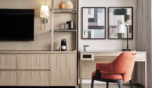 Suite, 1 King Bed, Hearing Accessible (Canyon)