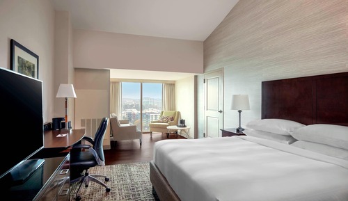 Club Room, 1 King Bed, Non Smoking