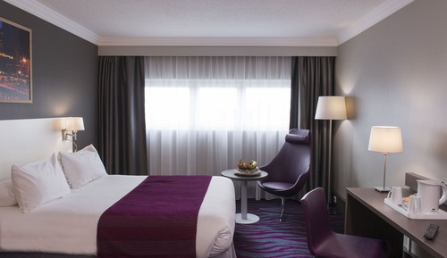 Standard Room, 1 Queen Bed, Refrigerator