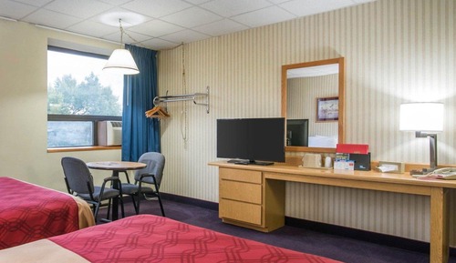 Standard Room, 2 Queen Beds, Non Smoking