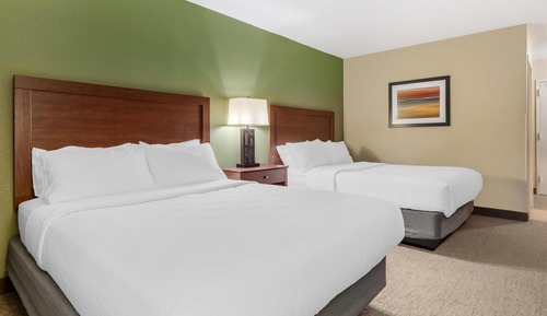 Standard Room, 2 Queen Beds, Patio, Poolside