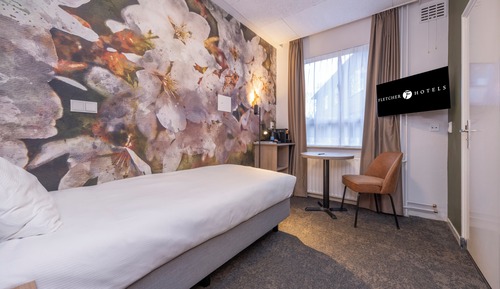 Single Room (with Shower)
