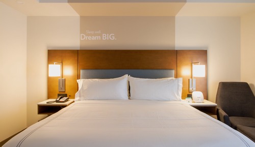 Standard Room, 1 King Bed, Accessible Bathtub (Communications)