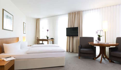 Standard Room, 1 Queen Bed